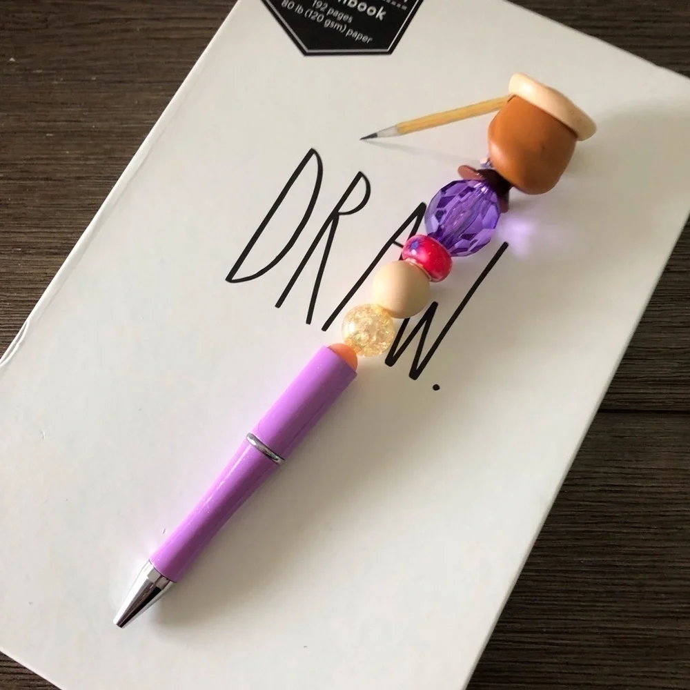 Disney Doorables: A Goofy Movie: Stacey handmade beaded pen